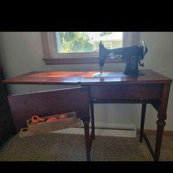 White Star Rotary Sewing Machine Table (Non Working) Thumbnail