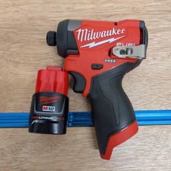 Milwaukee M12 Fuel 1/4" Impact Driver & 2AH Battery NEW 