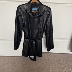 Women’s Kenneth Cole Leather Jacket Small