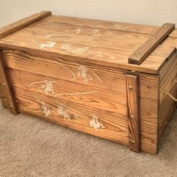 Vintage Trunk 