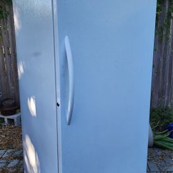 Frigidaire Freezer 