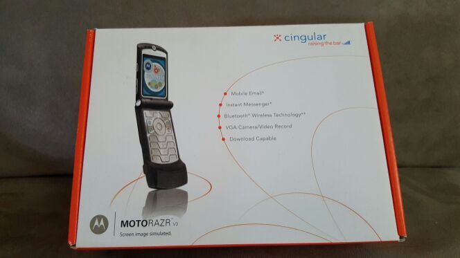 NEW NIB Motorola Razr v3 AT&T Flip Phone