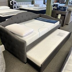 Day Bed With Trundle Deal!