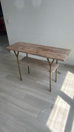 Entrance Table 