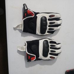 Brand New XL Motorcycle Gloves and New Knee Guards