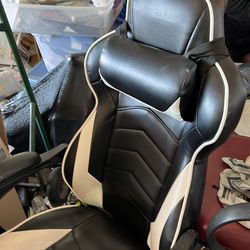 Gaming  chair