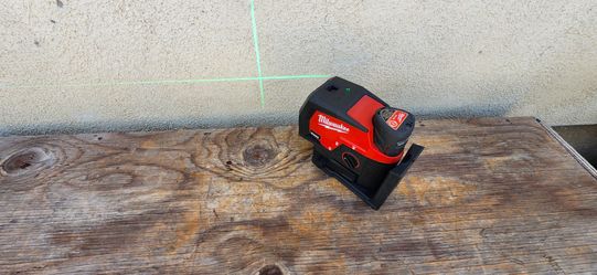 Milwaukee laser lines and points tool battery 2ah