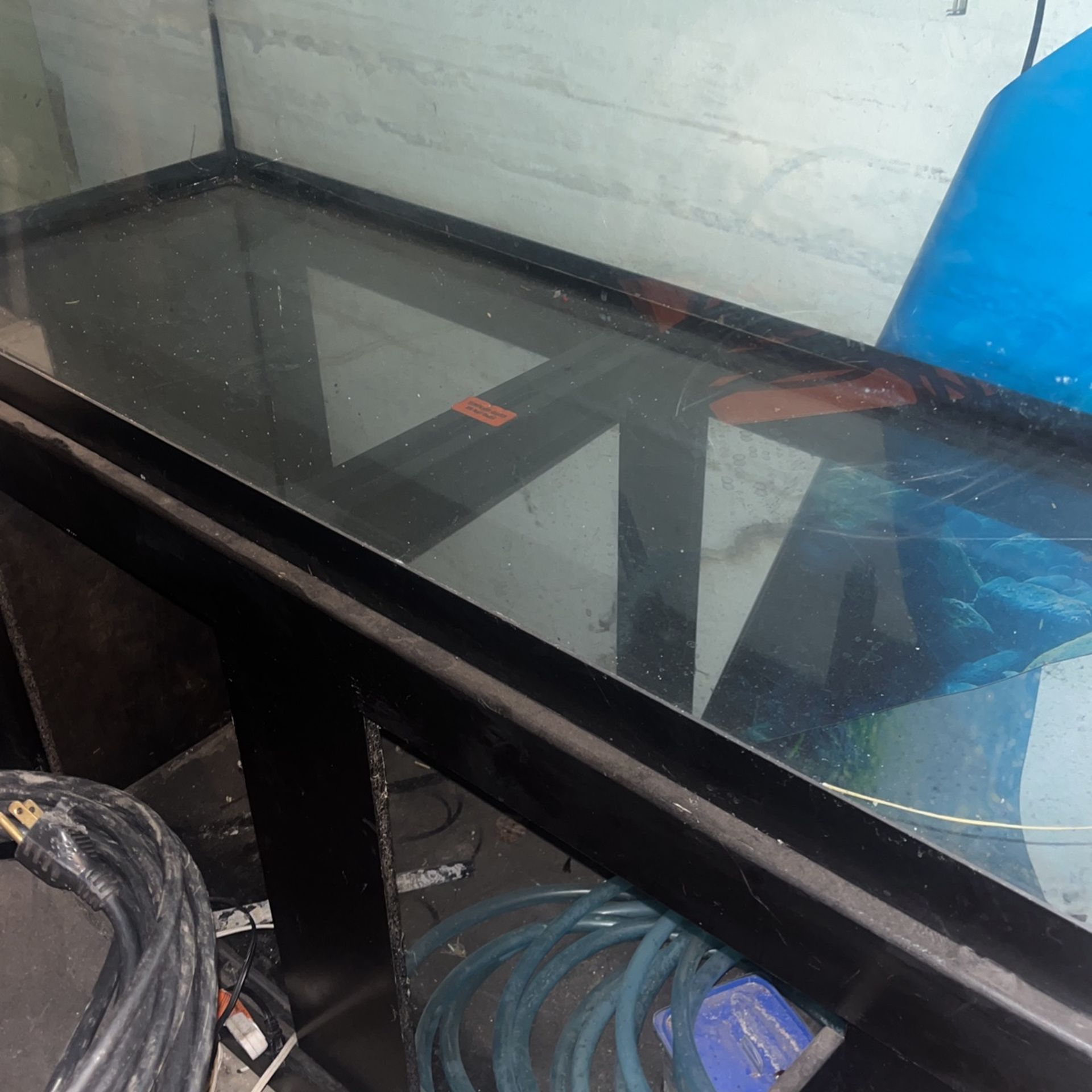 75 Gallons Fish Tank With Tank Stand 280$