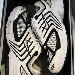 Nike Air Pegasus size 10.5 Black/White