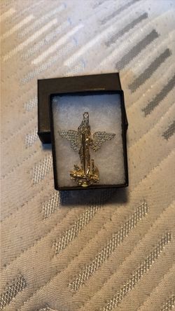 St Christopher Moissanite pendant