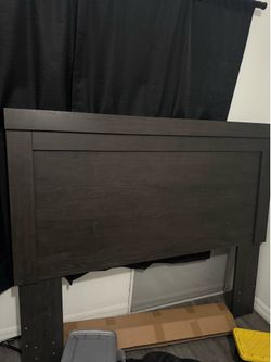 Queen size bed fram