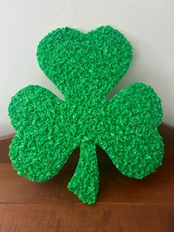 Glitter Plaque Melted Popcorn Shamrock 16” x 14.25”