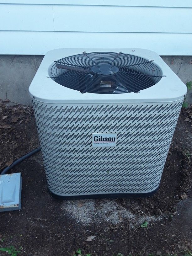 Gibson 4- Ton A/C Condenser With Shut Off Box And OEM Factory Made in USA And Like New.