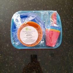 Mainstays 24 Pc Kids Dinnerware Set NEW