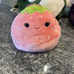 Suzy The Strawberry - Squishmallow 