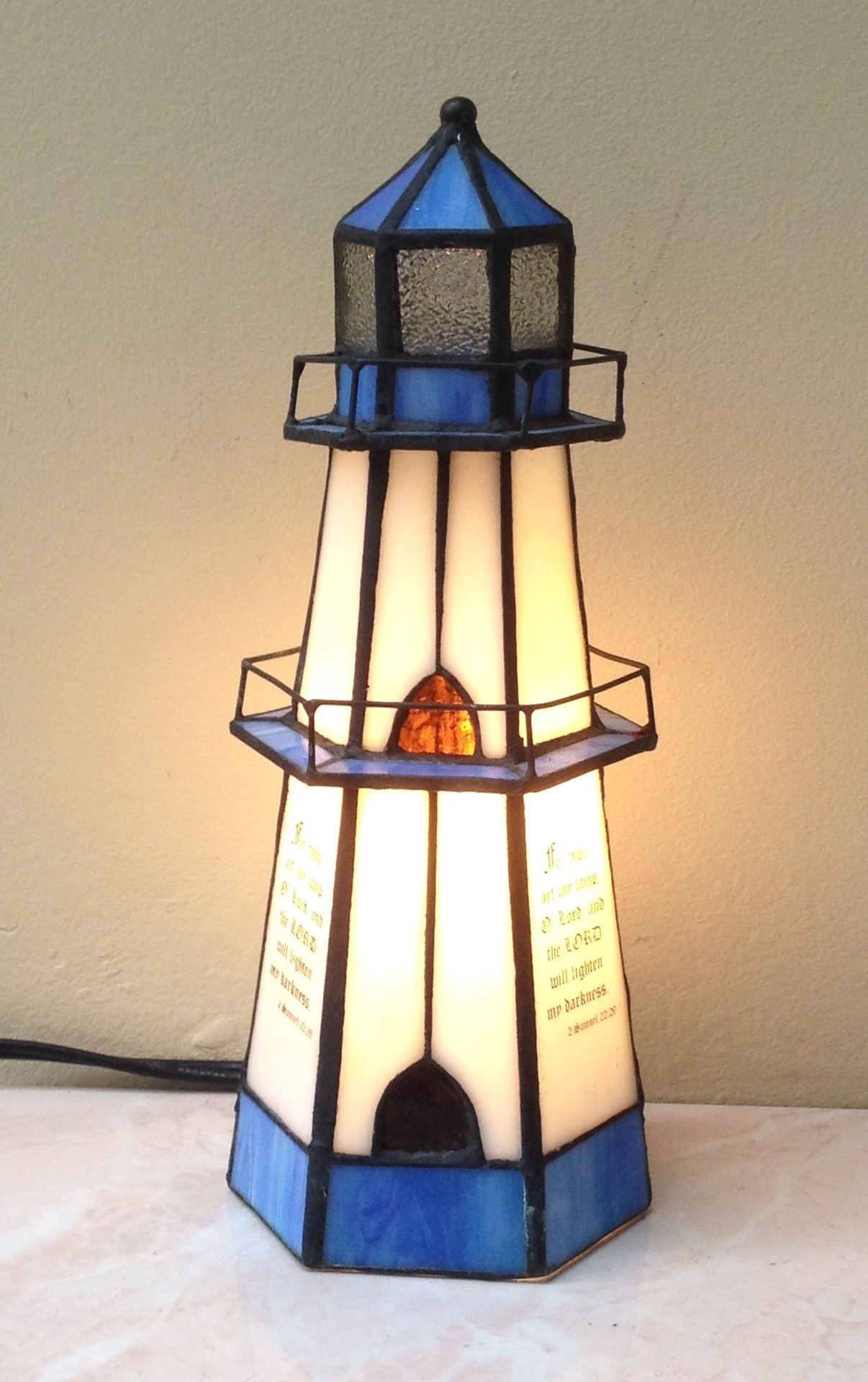TIFFANY STYLE / STAINED GLASS LIGHTHOUSE NIGHT LIGHT