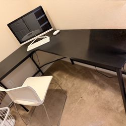 HP Touch Screen Monitor, Desk&chair For Sale! Need Gonna Make Offers!