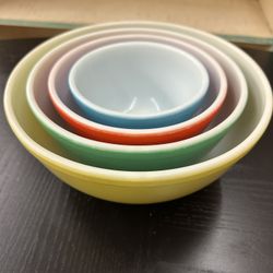 Vintage Primary Colors Pyrex Nesting Mixing Bowls