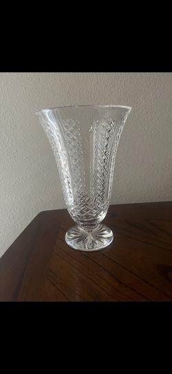 Waterford Irish Crystal Hibernia Pattern Vase 10" Tall - Excellent Condition