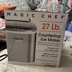 Magic chest countertop ice maker