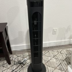 Standing tower fan