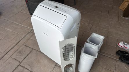 Hisense Portable ac 9,000 btu with heater