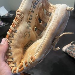 Youth Spalding Baseball Glove