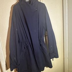 VINCE CAMUTO LADIES LARGE SIZE LONG JACKET IN GREAT CONDITION ( NAVY BLUE )
