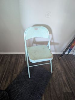 Metal folding chair