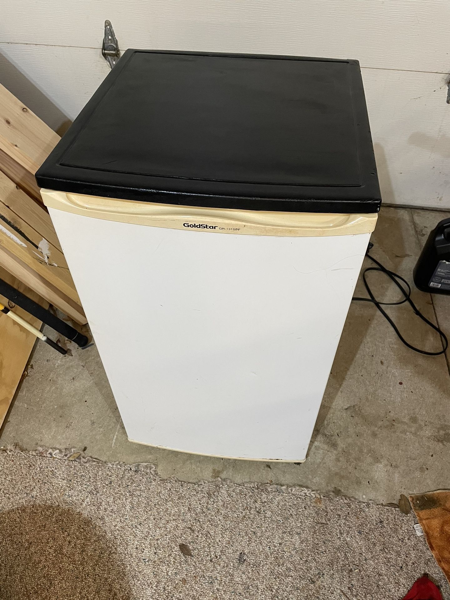 Goldstar Mini Fridge
