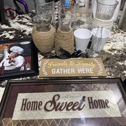 $10 Bundle Of Vase And Decoration 