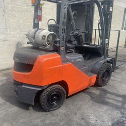 Forklift 