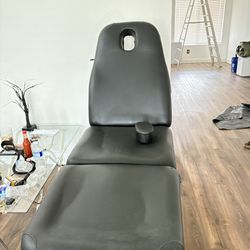 Tattoo chair