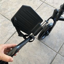 Wheelchair with foot hold