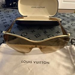 Louis Vuitton - Women’s Sunglasses - M0142