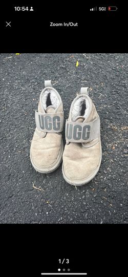 Authentic Woman’s Neumel II Uggs SIZE 6 (PLEASE READ DESCRIPTION)