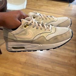 Used White Air Max Size 5Y