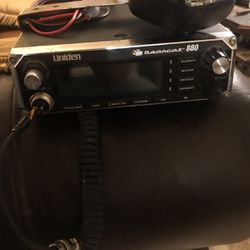 Uniden 880 CB Radio