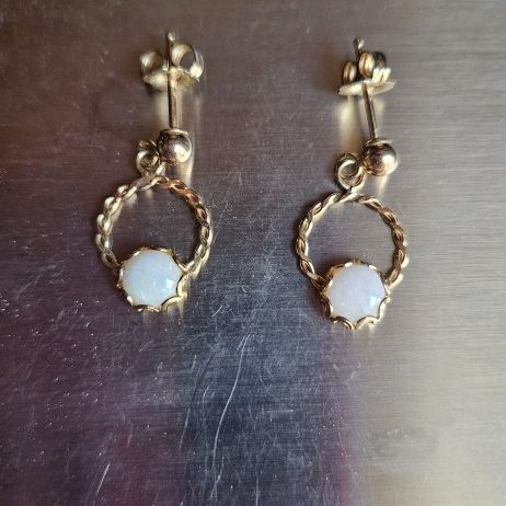 Vintage Earrings Drop Design Gold And Silver Colors for Sale in Louisville,  KY - OfferUp