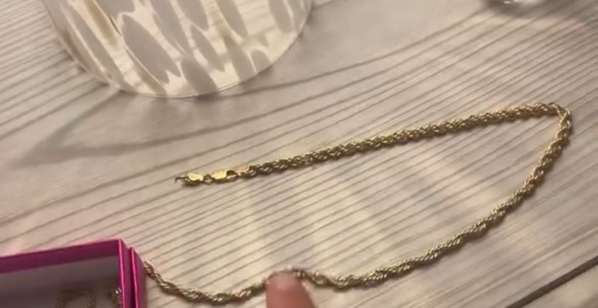 10k Gold Chain!BROKEN! 