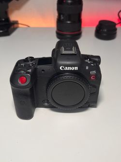 Canon R5C + Battery & Charger