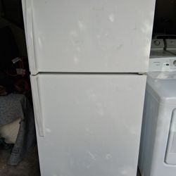 Whirlpool Fridge Whit Ice Maker