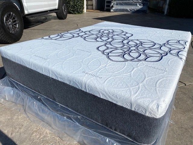 Full Organic Hybrid Cooling Gel Memory Foam Mattress! 