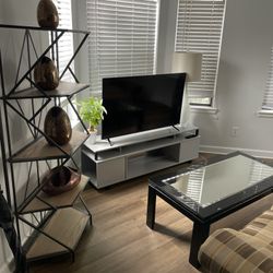 Flat screen smart tv And stand