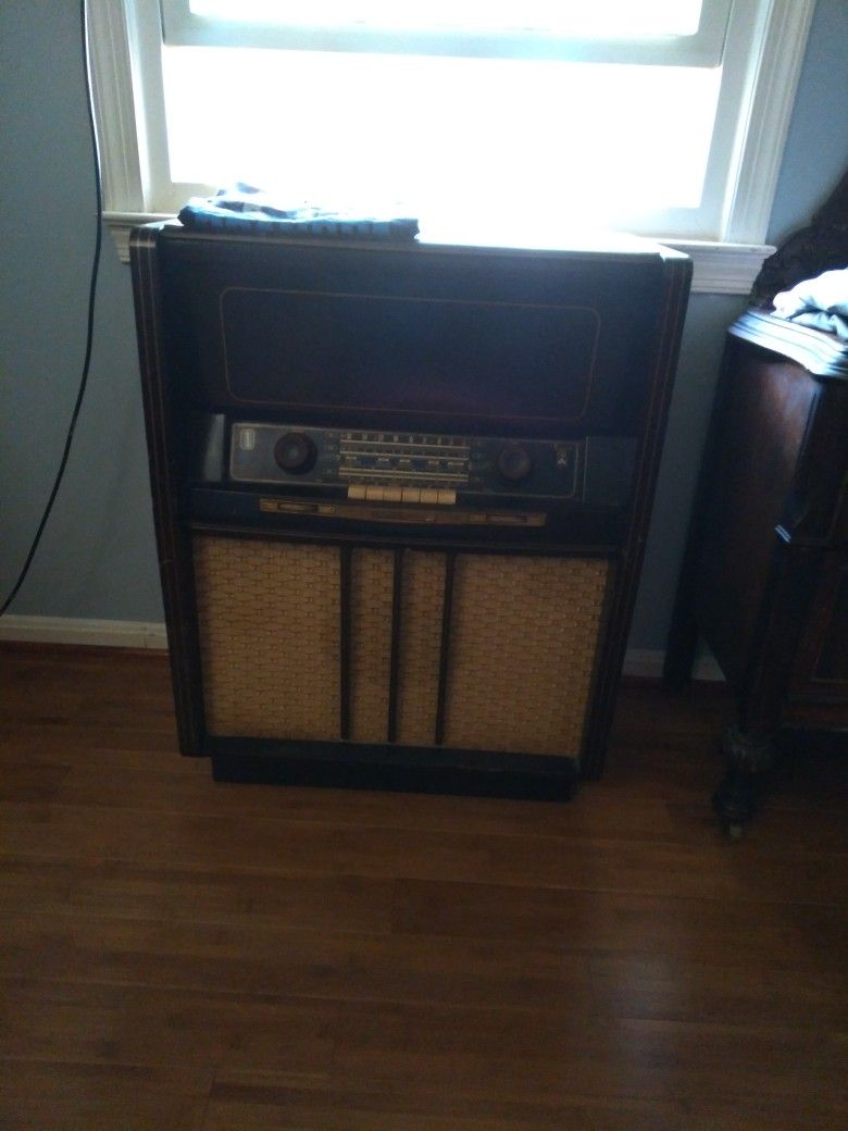 Antique Radio