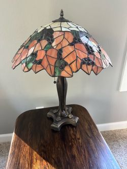 Tiffany-Style Stained Glass Table Lamp