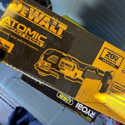 DeWalt 20V MAX ATOMIC Cordless Oscillating Multi-Tool Tool Only $80
