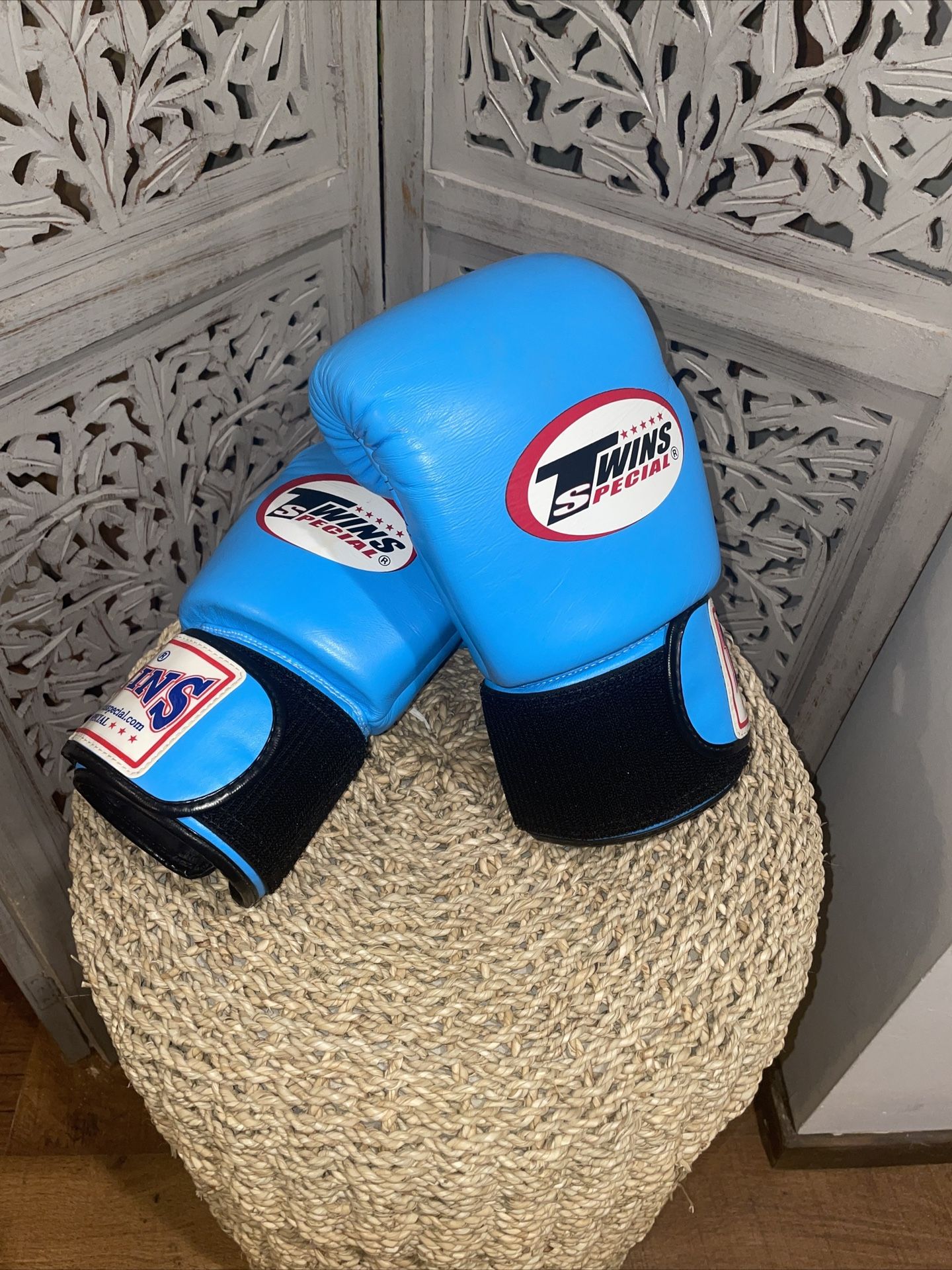 Twins Special Boxing Gloves 12oz - Muay Thai MMA- Kickboxing