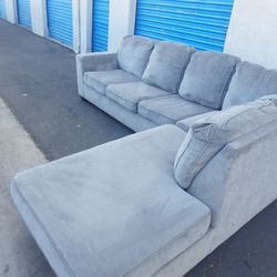Modern Sectional Couch Gray 🛋 Like New 🛋 Very Clean 🛋