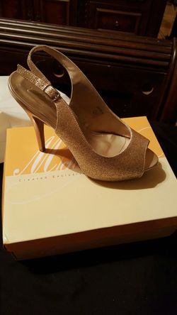 Gold sparkling size 9 heels